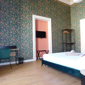 https://hibiscus-rooms.catania-hotels.net