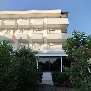 https://hotel-pigalle-riccione.riccione-hotels.org